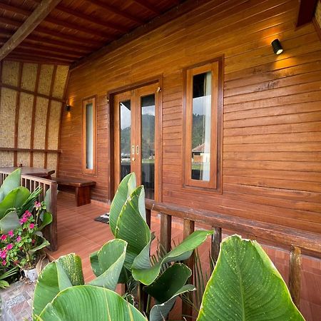 Volcano Cabins Kubupenlokan Exteriér fotografie